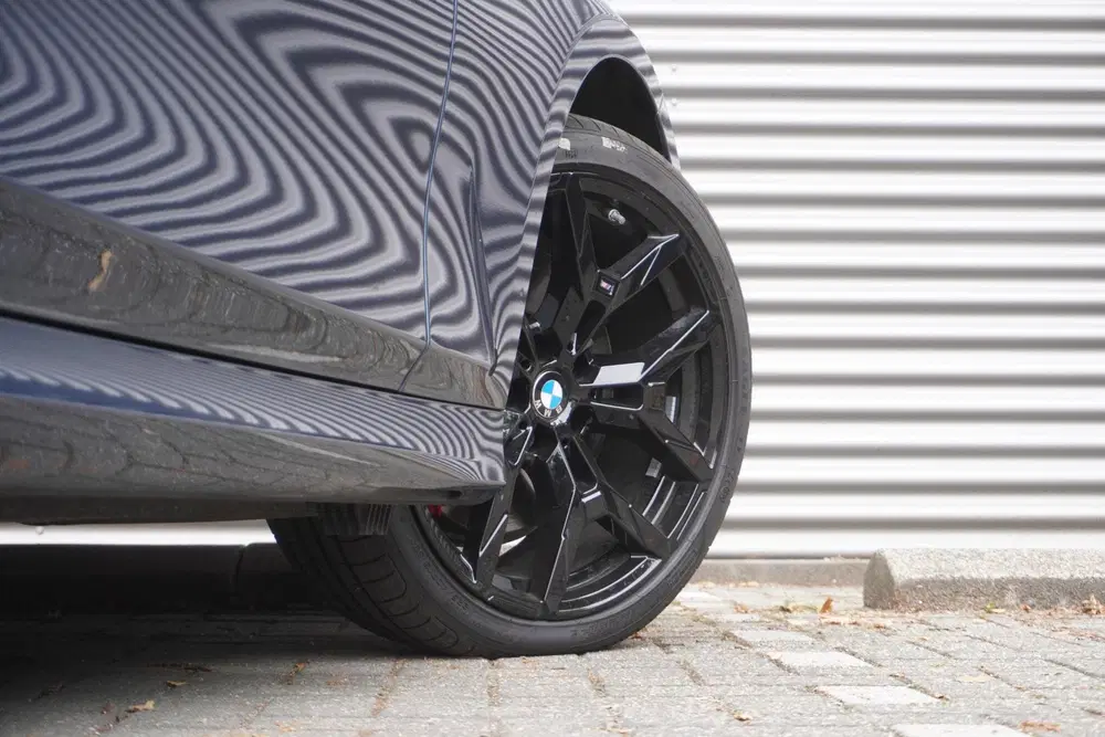 BMW 3-serie Sedan 330e M Sportpakket Pro uit 2025, foto 19