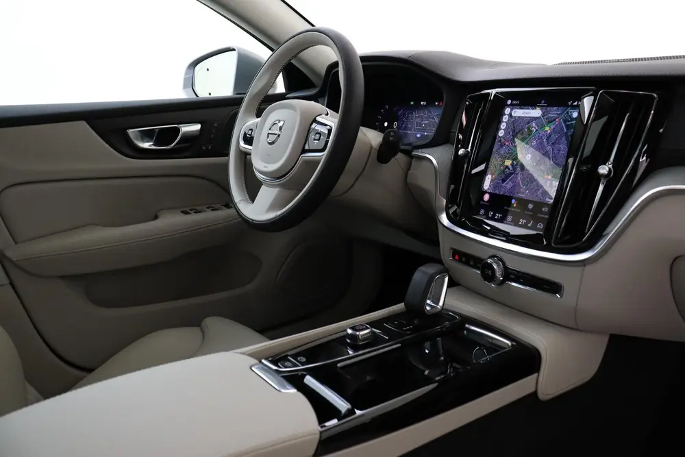 Volvo V60 T6 PLUG-IN HYBRID AWD ULTRA BRIGHT -PANO.D uit 2025, foto 6