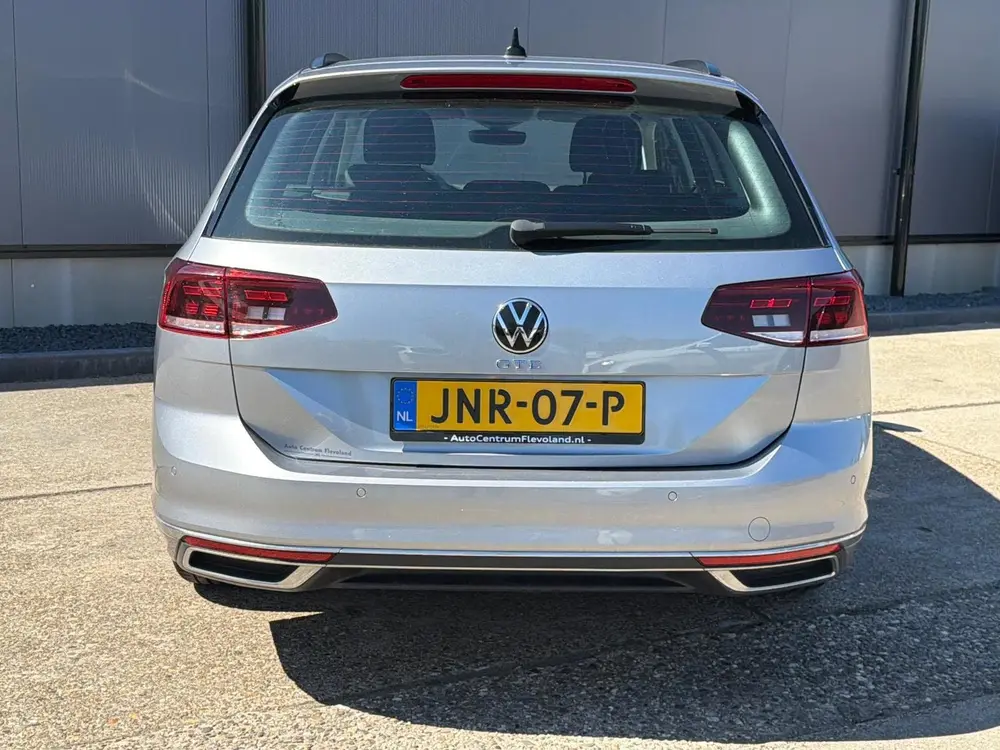 Volkswagen Passat Variant 1.4 TSI PHEV GTE Business uit 2022, foto 11