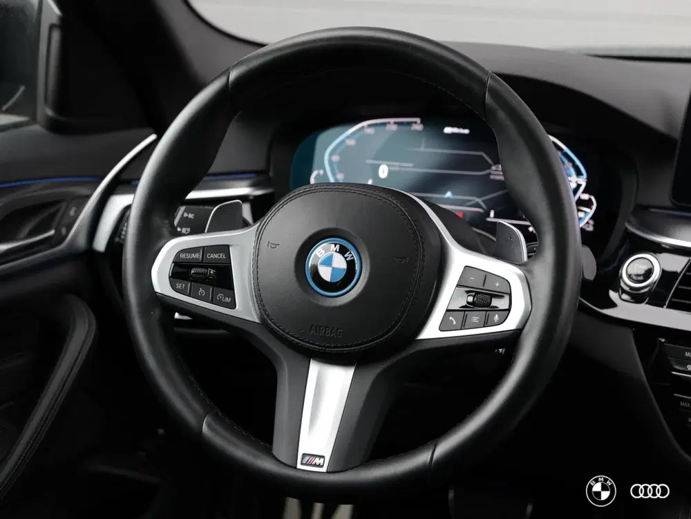 BMW 5-serie xDrive M SPORT uit 2023, foto 17