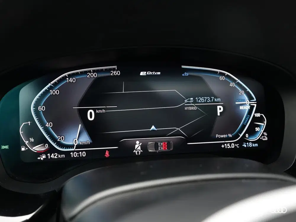 BMW 5-serie xDrive M SPORT uit 2023, foto 18