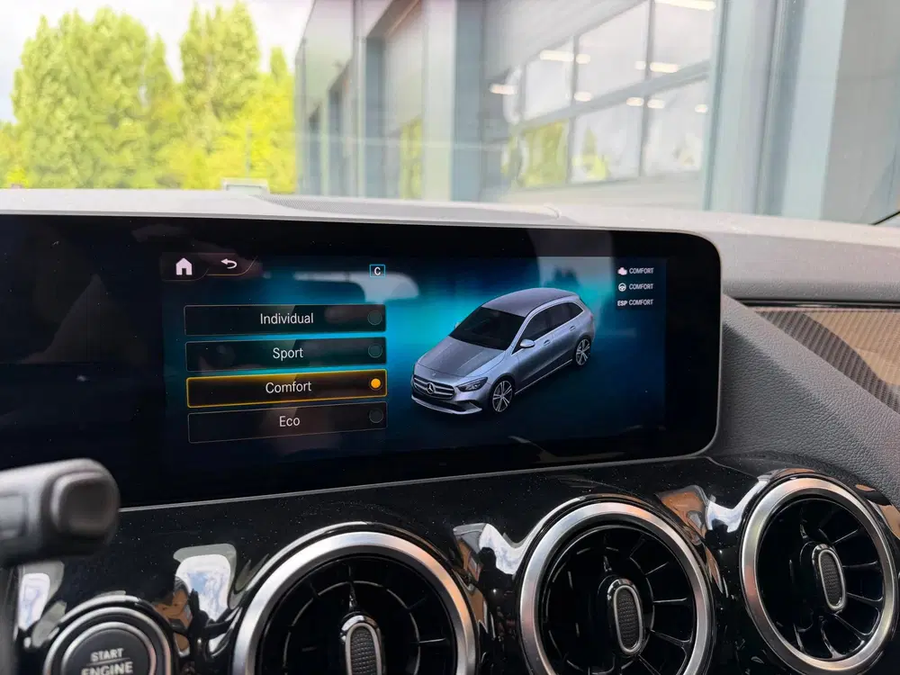 Mercedes-Benz B-Klasse 180 Business Solution AMG l PANO l WI uit 2020, foto 17