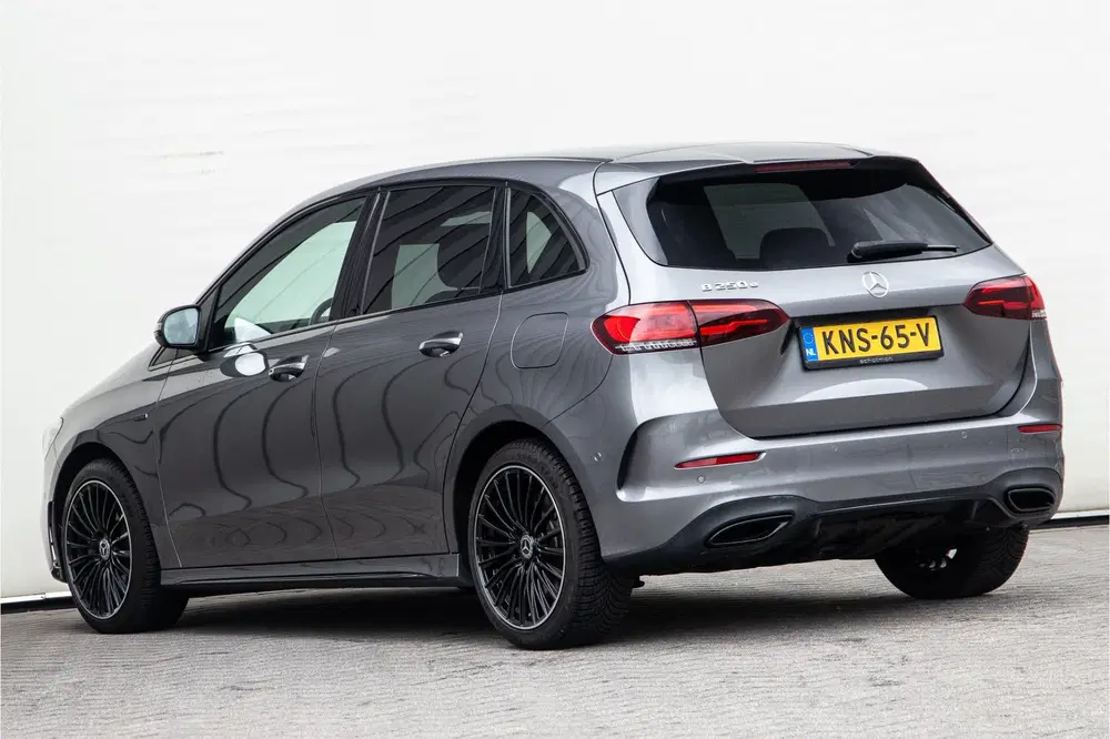 Mercedes-Benz B-Klasse 250 e AMG Night Edition uit 2020, foto 11