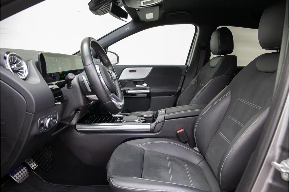 Mercedes-Benz B-Klasse 250 e AMG Night Edition uit 2020, foto 12