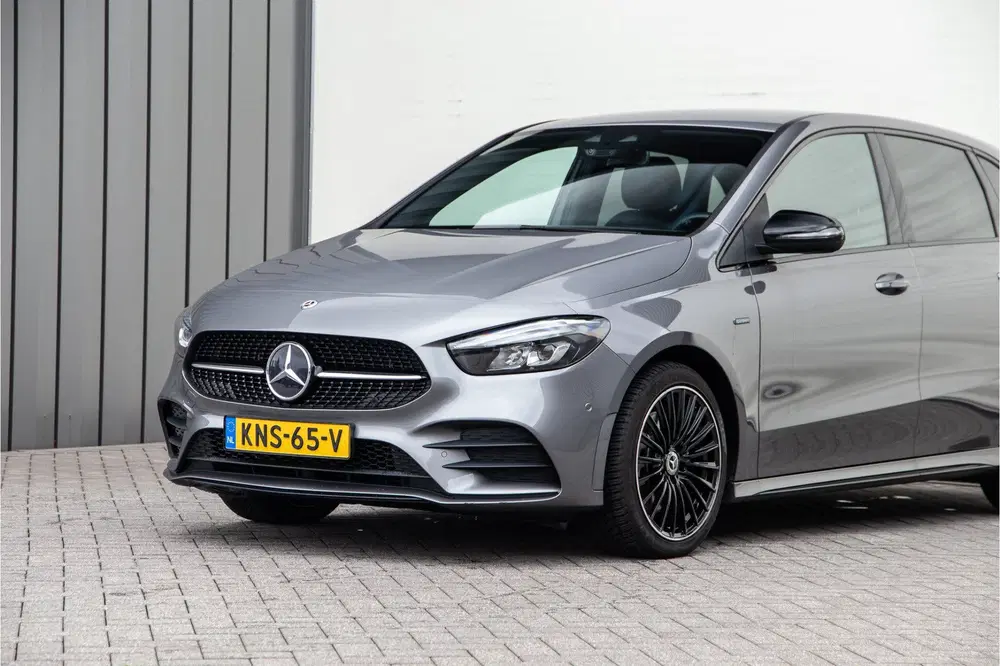 Mercedes-Benz B-Klasse 250 e AMG Night Edition uit 2020, foto 14