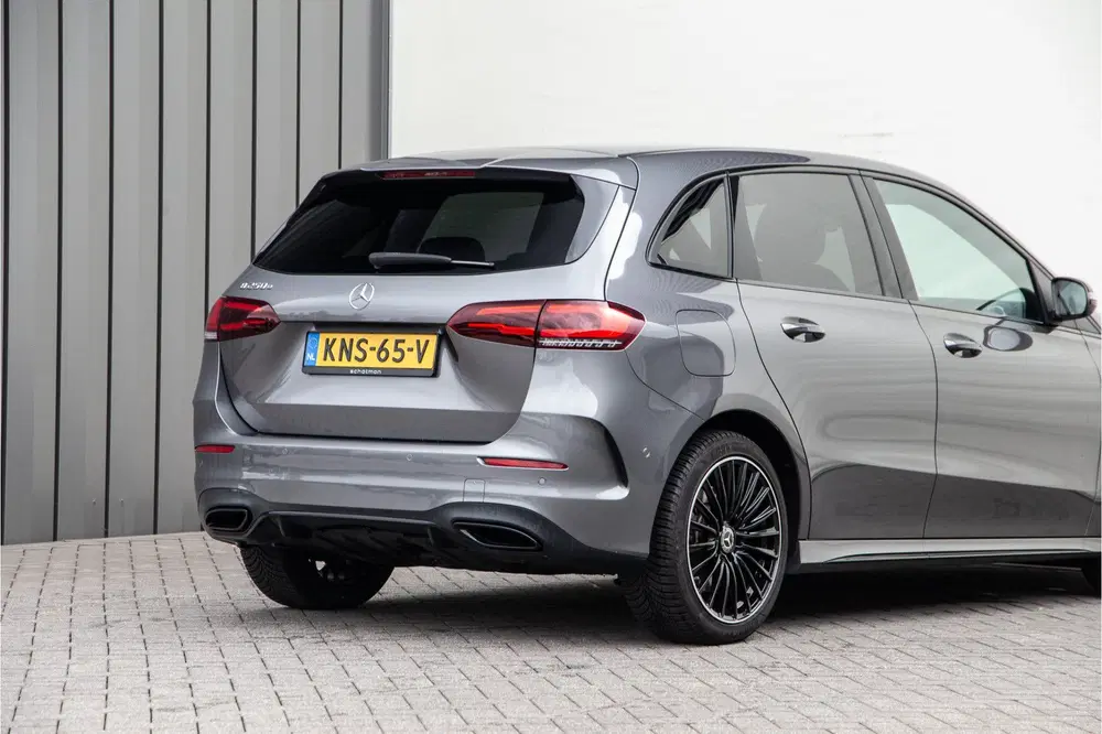 Mercedes-Benz B-Klasse 250 e AMG Night Edition uit 2020, foto 17