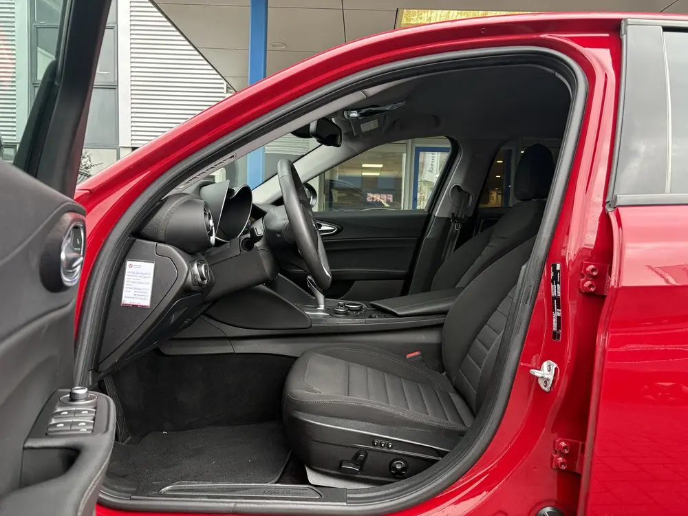 Alfa Romeo Giulia 2.0T Super 200pk | Afn. Trekhaak | Stoel uit 2020, foto 14