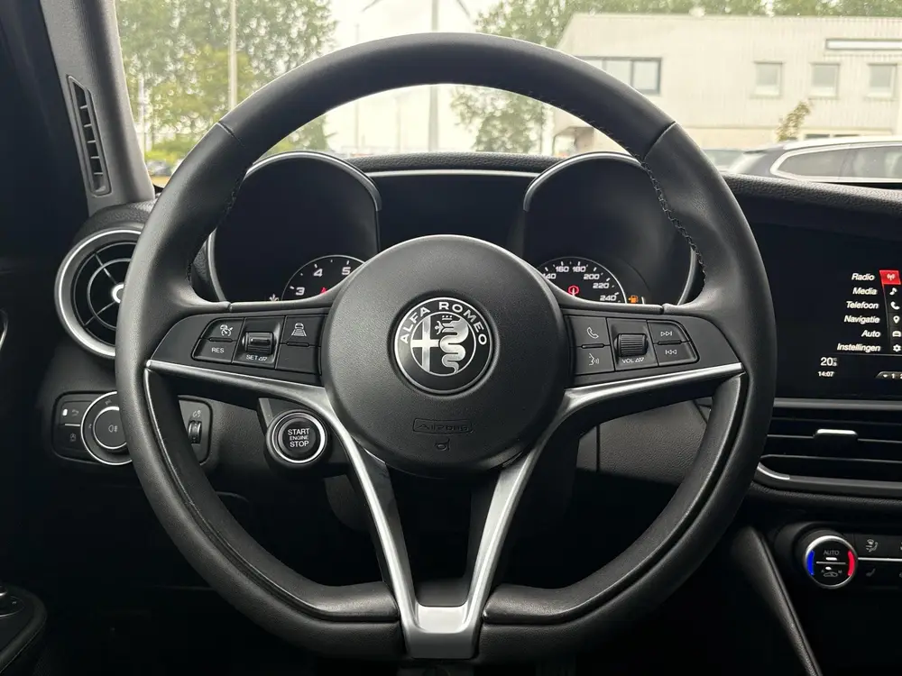 Alfa Romeo Giulia 2.0T Super 200pk | Afn. Trekhaak | Stoel uit 2020, foto 20