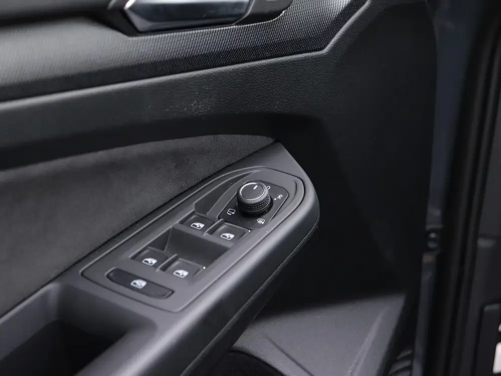 Volkswagen Golf 2.0 TSI GTI | Panoramadak | Stoel- en stuurv uit 2024, foto 12