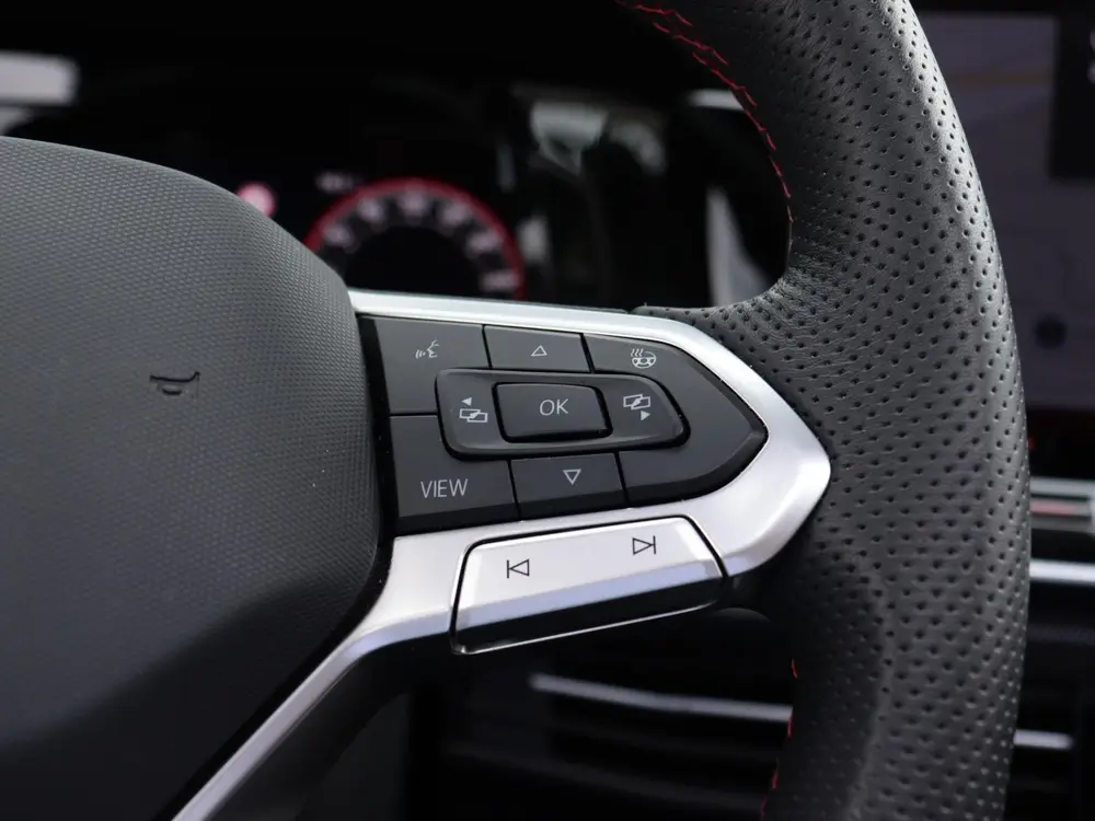 Volkswagen Golf 2.0 TSI GTI | Panoramadak | Stoel- en stuurv uit 2024, foto 18