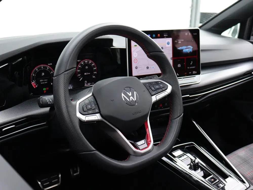 Volkswagen Golf 2.0 TSI GTI | Panoramadak | Stoel- en stuurv uit 2024, foto 8