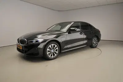 BMW 3-serie Sedan 320e uit 2024
