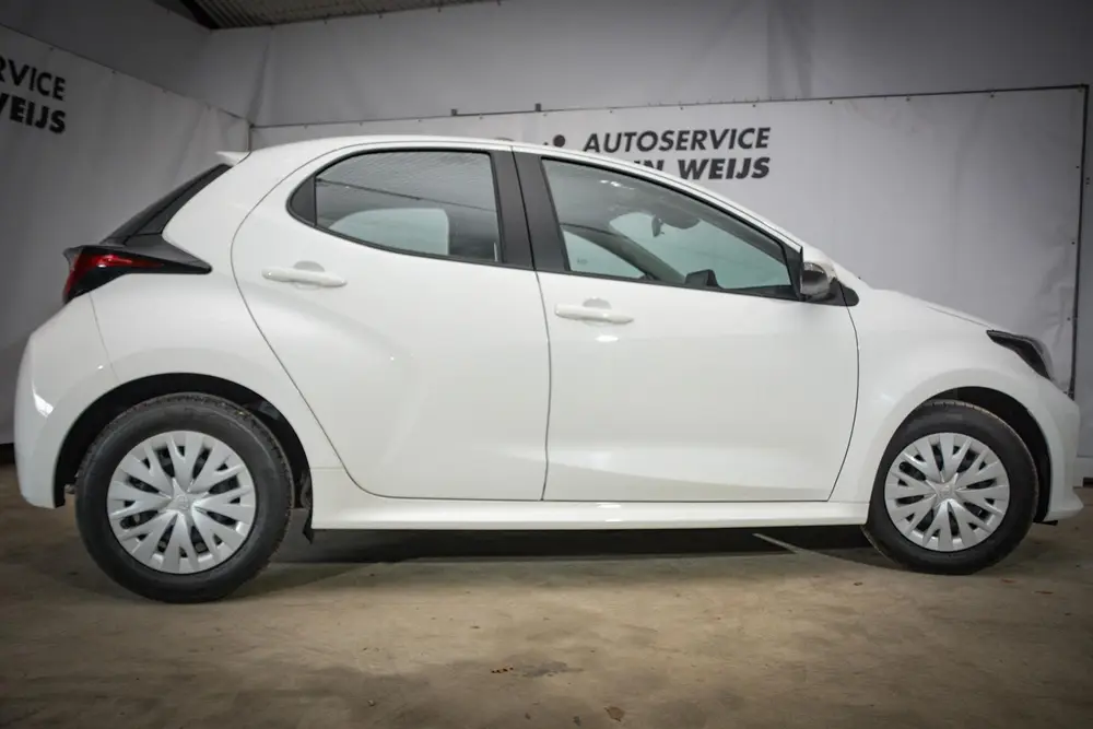 Toyota Yaris 1.0 VVT-i Active uit 2022, foto 11