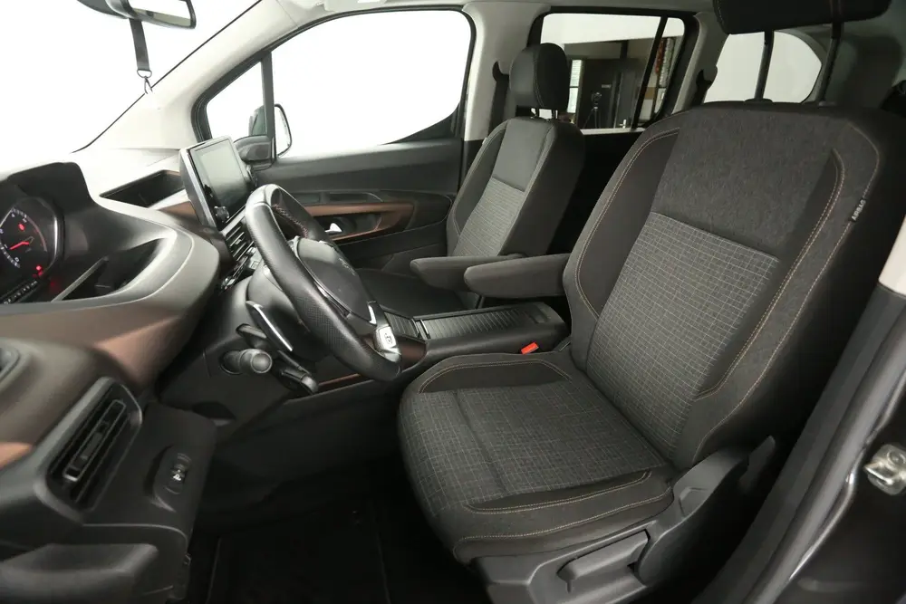 Peugeot Rifter 1.2 Puretech L2 GT 7p. 131PK uit 2021, foto 11
