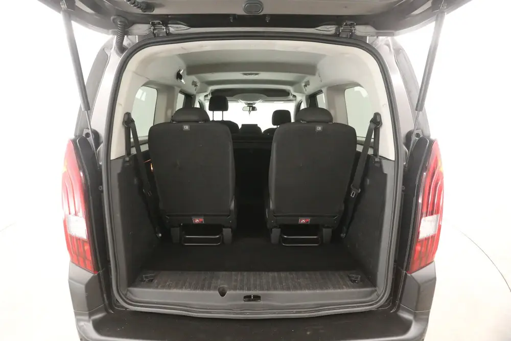 Peugeot Rifter 1.2 Puretech L2 GT 7p. 131PK uit 2021, foto 3