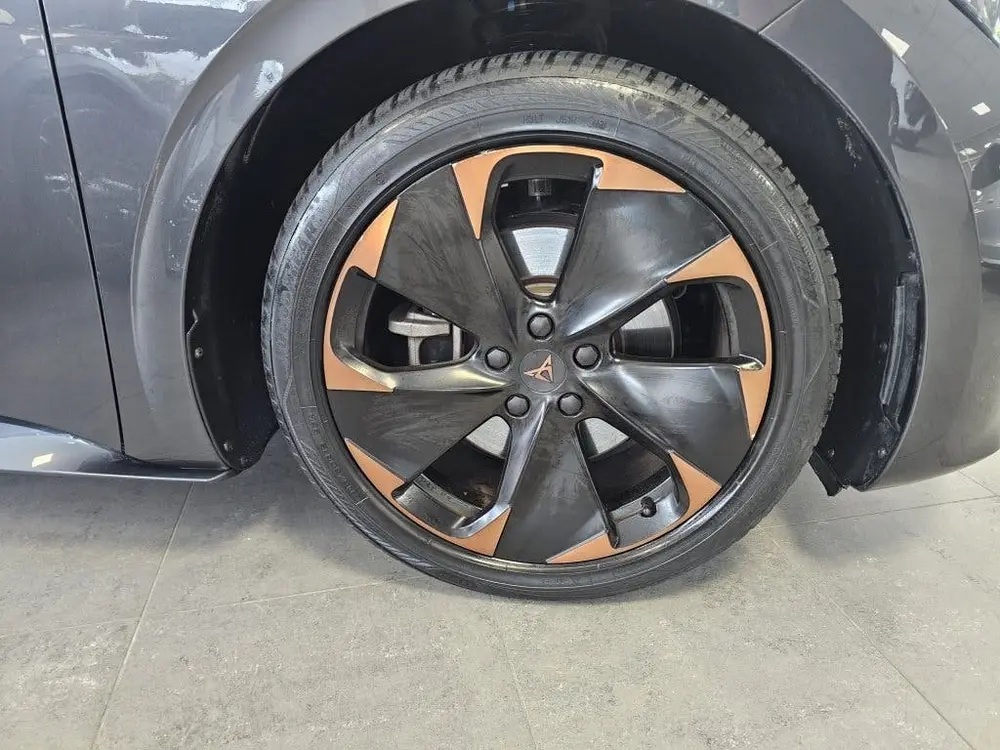 Cupra Born Adrenaline One uit 2022, foto 12