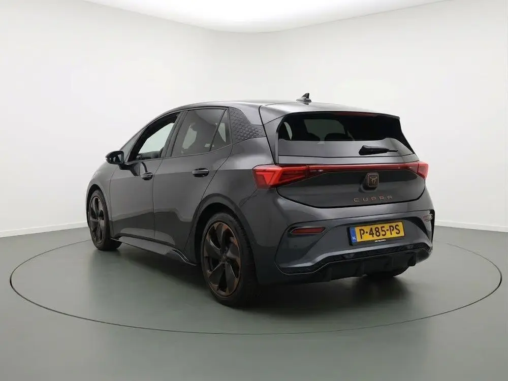 Cupra Born Adrenaline One uit 2022, foto 3