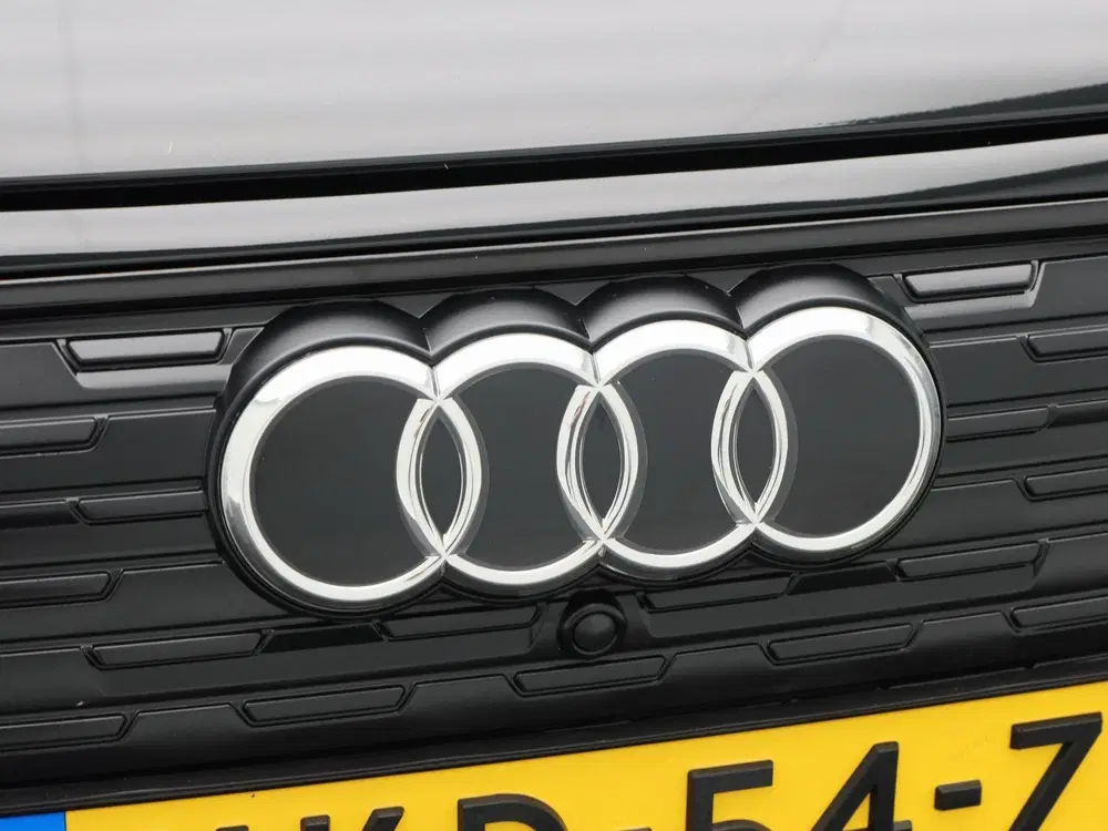 Audi Q4 e-tron 40 S Edition 63 kWh 204 Pk uit 2025, foto 11