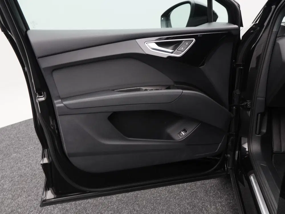 Audi Q4 e-tron 40 S Edition 63 kWh 204 Pk uit 2025, foto 19