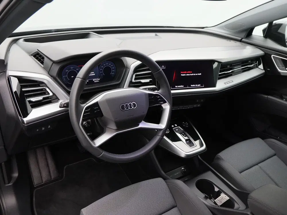 Audi Q4 e-tron 40 S Edition 63 kWh 204 Pk uit 2025, foto 3