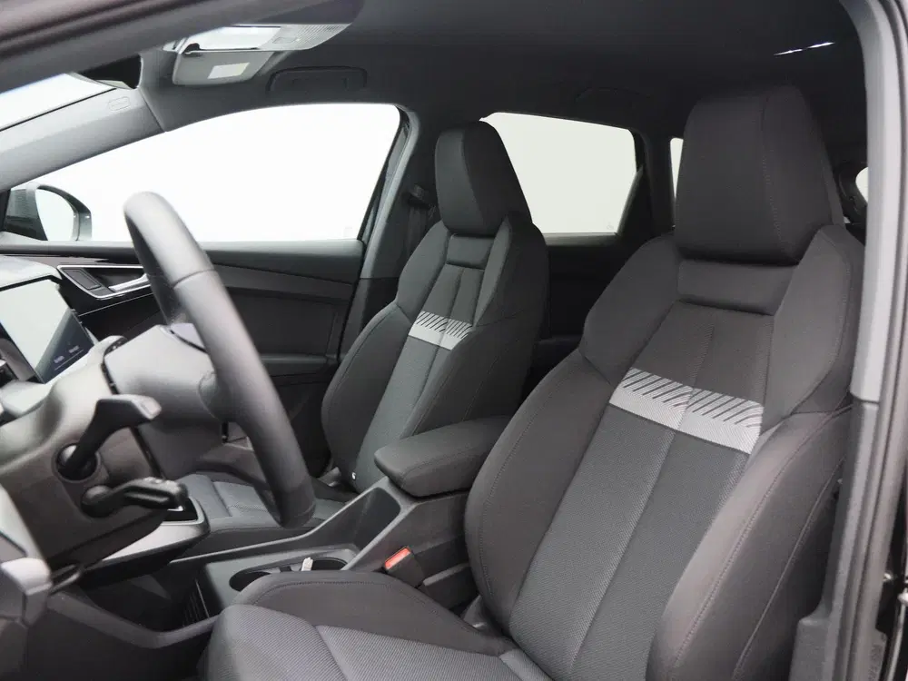 Audi Q4 e-tron 40 S Edition 63 kWh 204 Pk uit 2025, foto 7