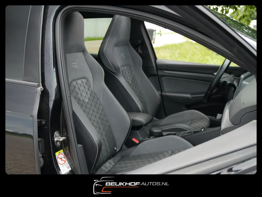Volkswagen Golf 1.5 eTSI R-Line Pano H&K Audio Cruise Camera uit 2020, foto 17