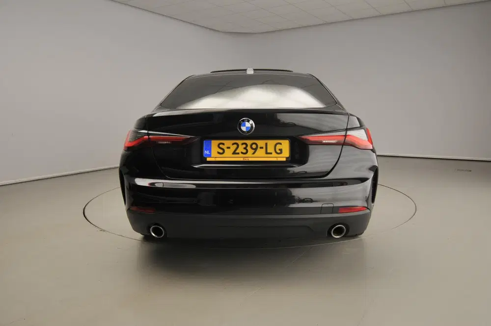 BMW 4-serie Gran Coupé 430i uit 2023, foto 3