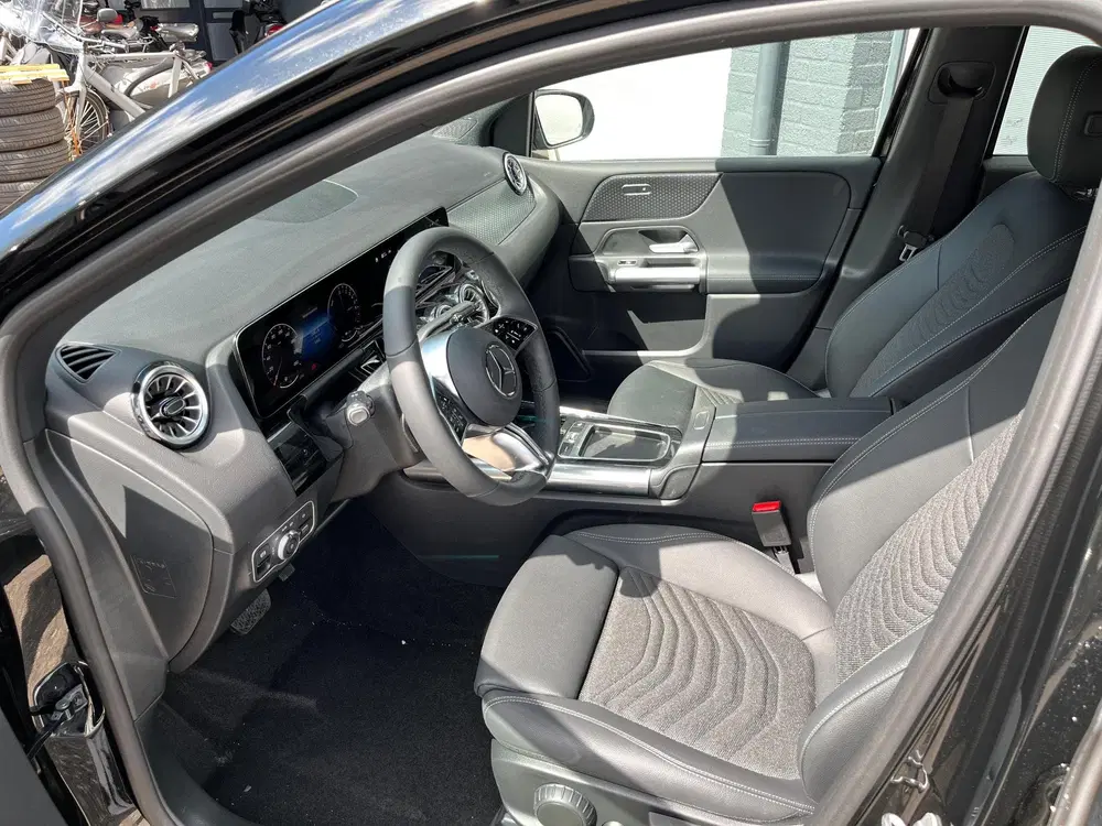 Mercedes-Benz B-Klasse 250 e Business Solution Luxury Line uit 2026, foto 3
