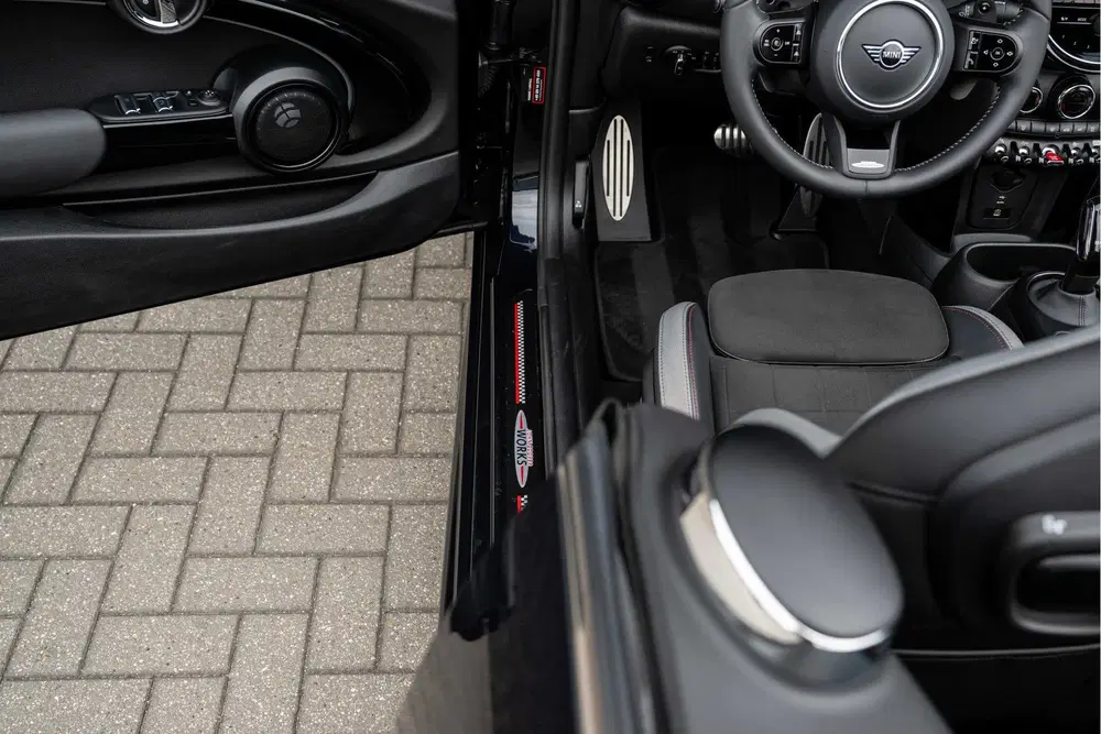 Mini Cabrio 2.0 John Cooper Works F1 Aut. uit 2023, foto 18