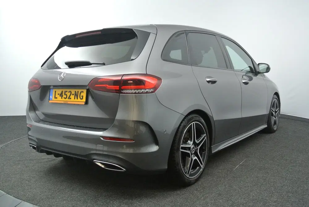 Mercedes-Benz B-Klasse 200 AMG Line uit 2021, foto 2