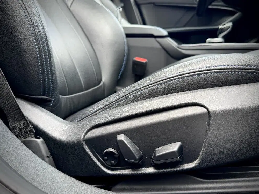 BMW 1-serie M135i xDrive High Executive Pano Head-up K uit 2020, foto 19