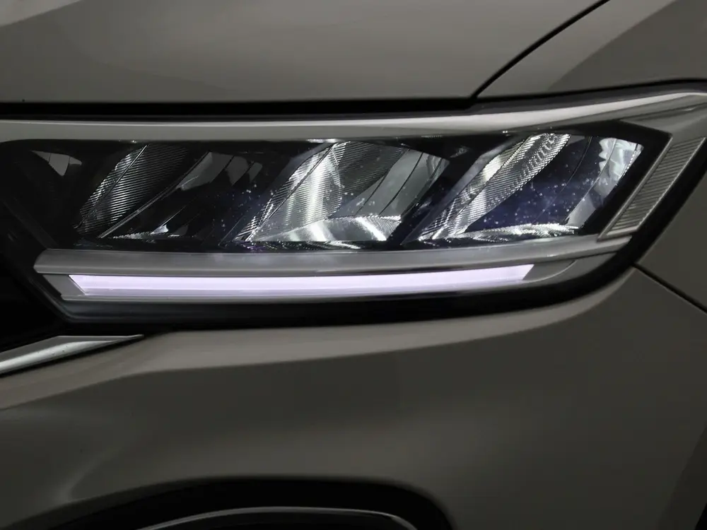 Volkswagen T-Roc 1.5 TSI Life Business uit 2023, foto 15