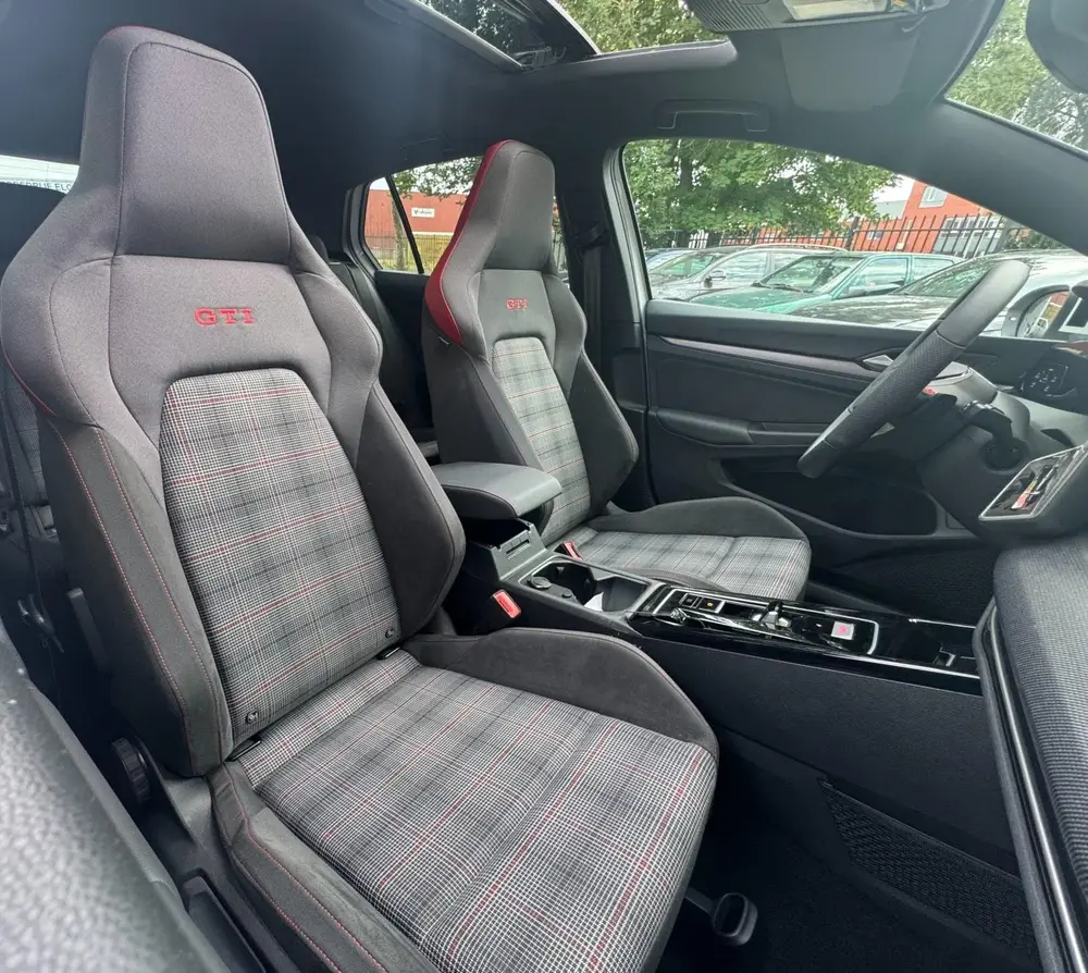 Volkswagen Golf 8.5 2.0 TSI GTI l 265pk l 360 camera l Panor uit 2025, foto 11