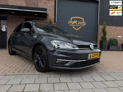 Volkswagen Golf 1.0 TSI Highline Style Panorama Dak LED kopl uit 2019