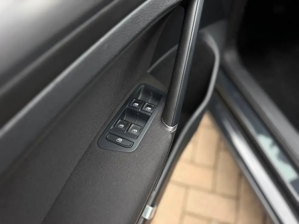 Volkswagen Golf 1.0 TSI Highline Style Panorama Dak LED kopl uit 2019, foto 19