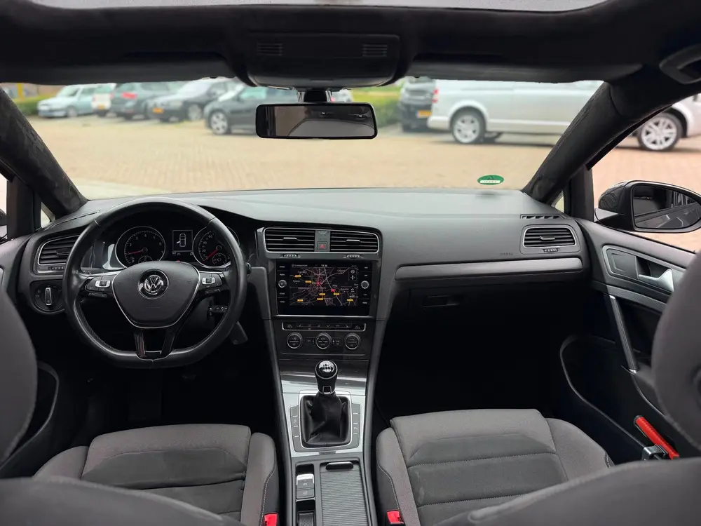 Volkswagen Golf 1.0 TSI Highline Style Panorama Dak LED kopl uit 2019, foto 3