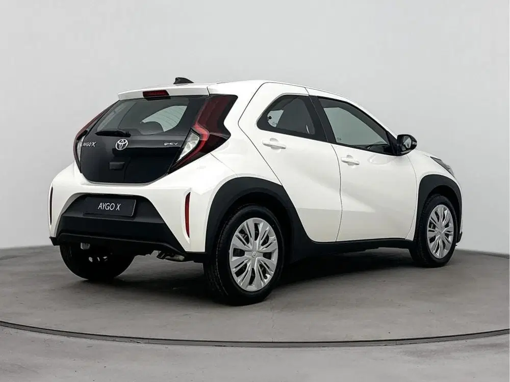 Toyota Aygo X Hybrid 115 play € 1500 inruilpremie uit 2026, foto 3