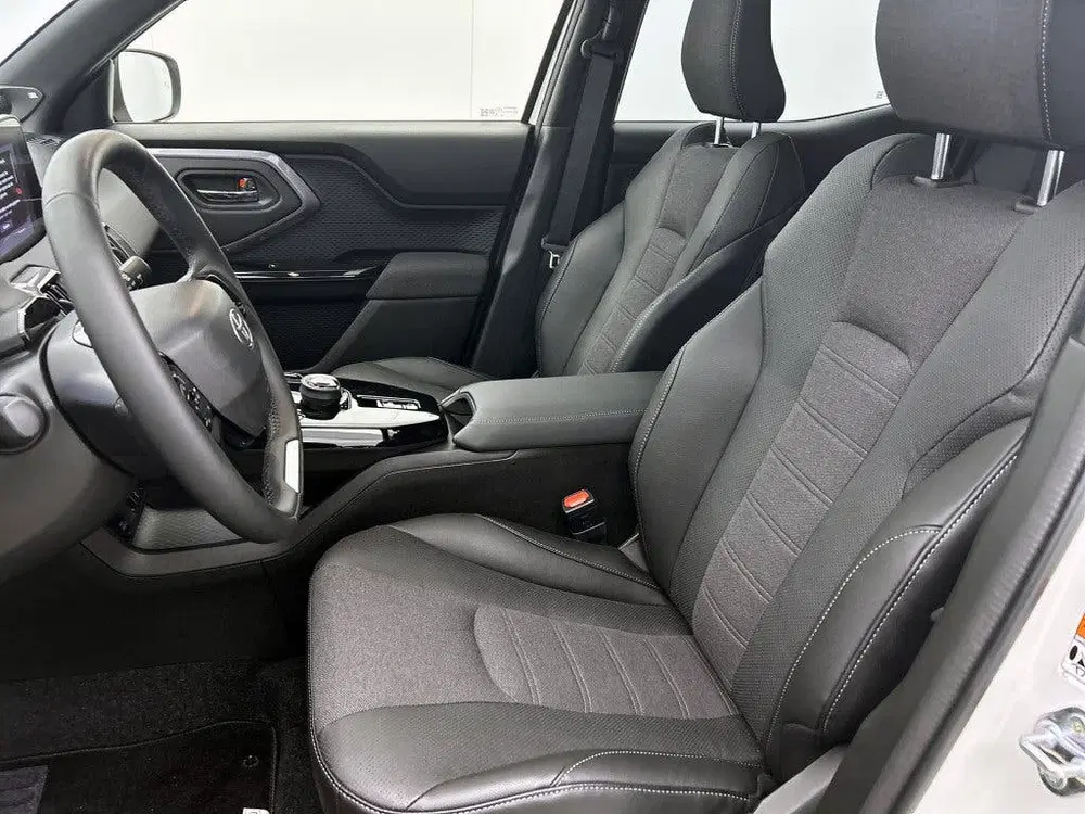 Toyota Urban Cruiser Executive 61 kWh uit 2026, foto 6