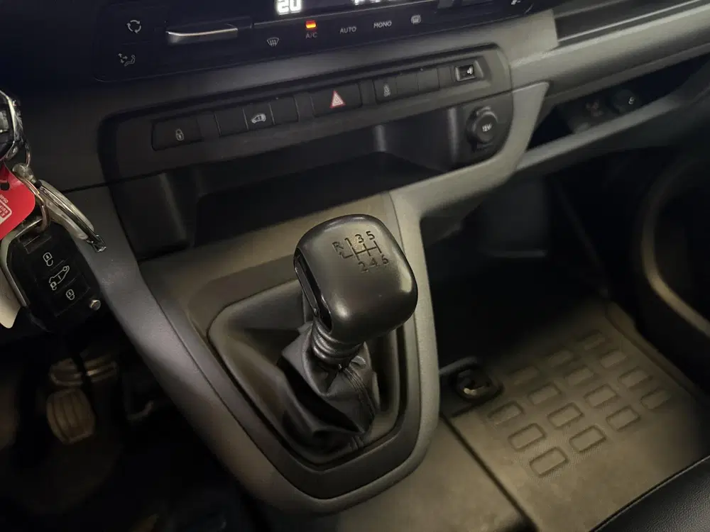 Peugeot Expert 231S 2.0 BlueHDI 120 Premium Pack uit 2019, foto 20