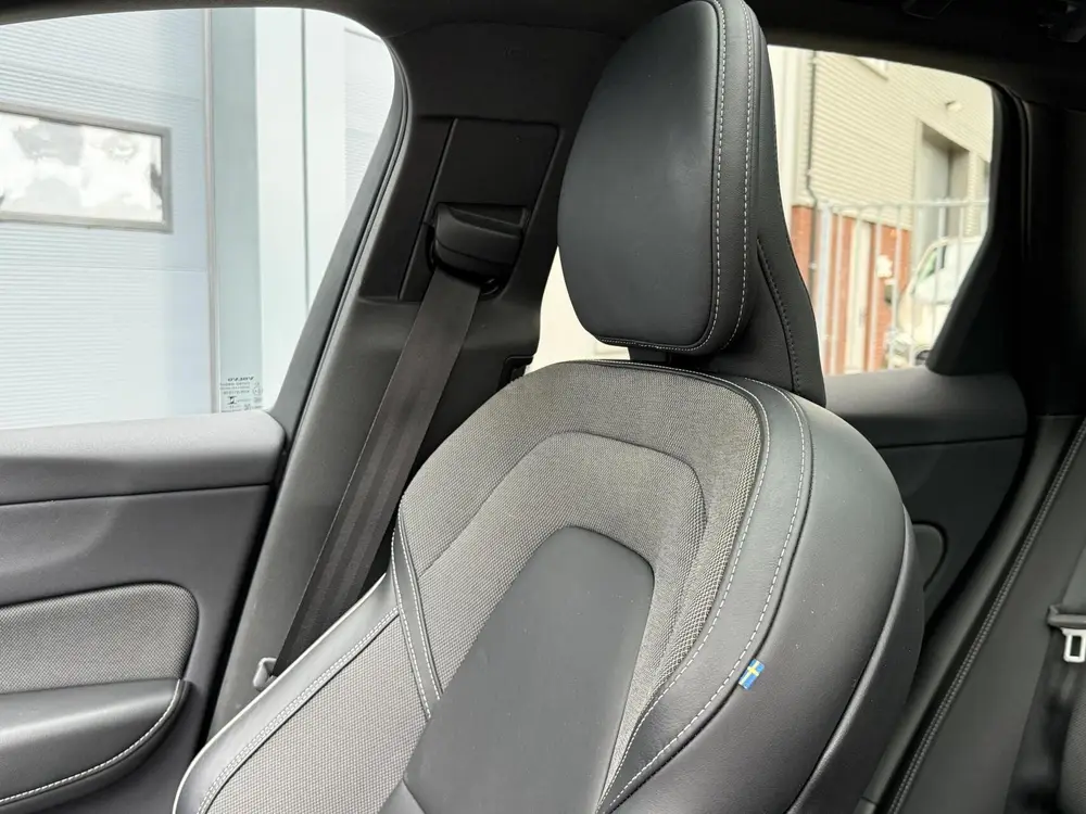 Volvo XC60 T8 Plug-in AWD Ultimate Dark uit 2023, foto 11