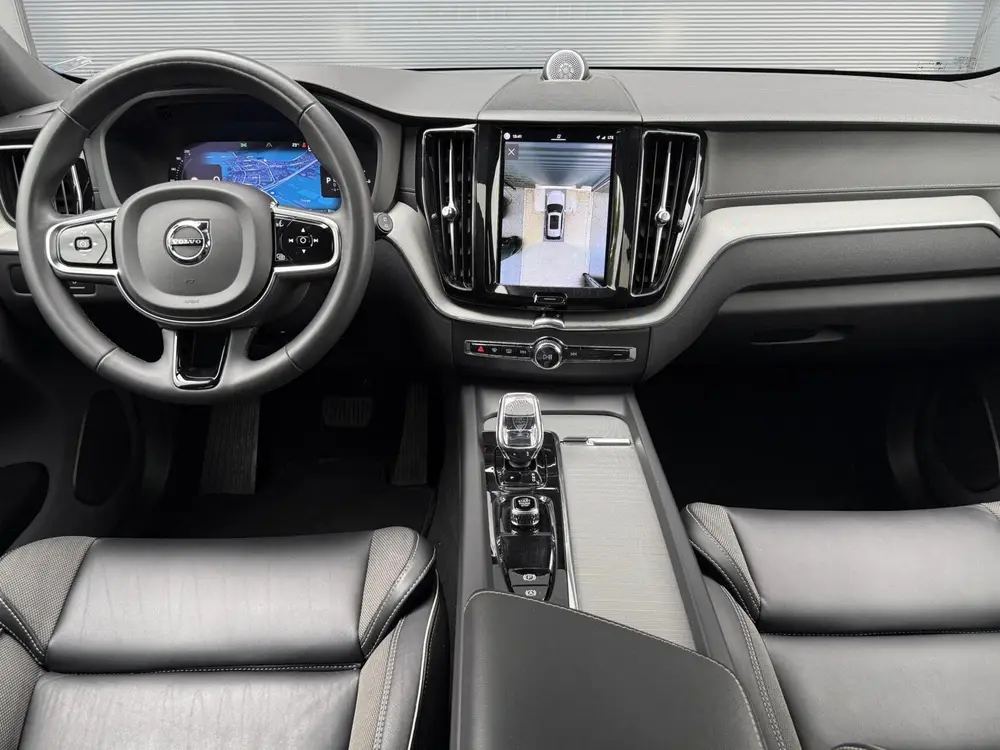 Volvo XC60 T8 Plug-in AWD Ultimate Dark uit 2023, foto 4