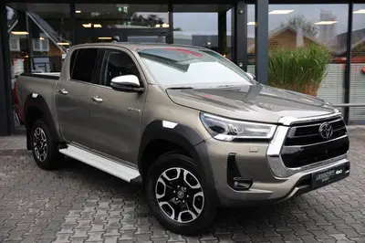 Toyota Hilux 2.8 D-4D DUBBEL CABIN EXECUTIVE A uit 2024