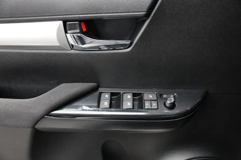 Toyota Hilux 2.8 D-4D DUBBEL CABIN EXECUTIVE A uit 2024, foto 20