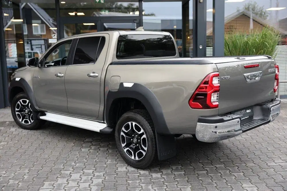 Toyota Hilux 2.8 D-4D DUBBEL CABIN EXECUTIVE A uit 2024, foto 4