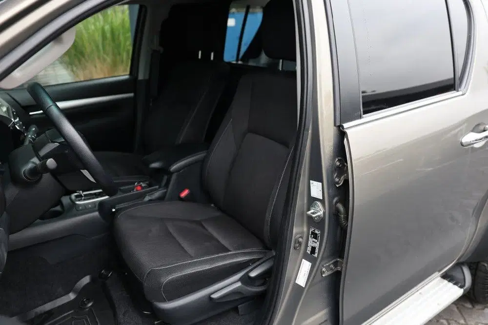 Toyota Hilux 2.8 D-4D DUBBEL CABIN EXECUTIVE A uit 2024, foto 7