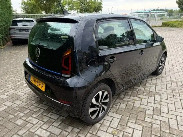 Volkswagen Up! e-Up! Elektromotor 83pk 2021 Zwart 5 Deurs uit 2021, foto 4