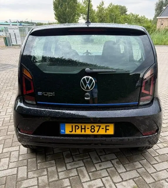 Volkswagen Up! e-Up! Elektromotor 83pk 2021 Zwart 5 Deurs uit 2021, foto 5