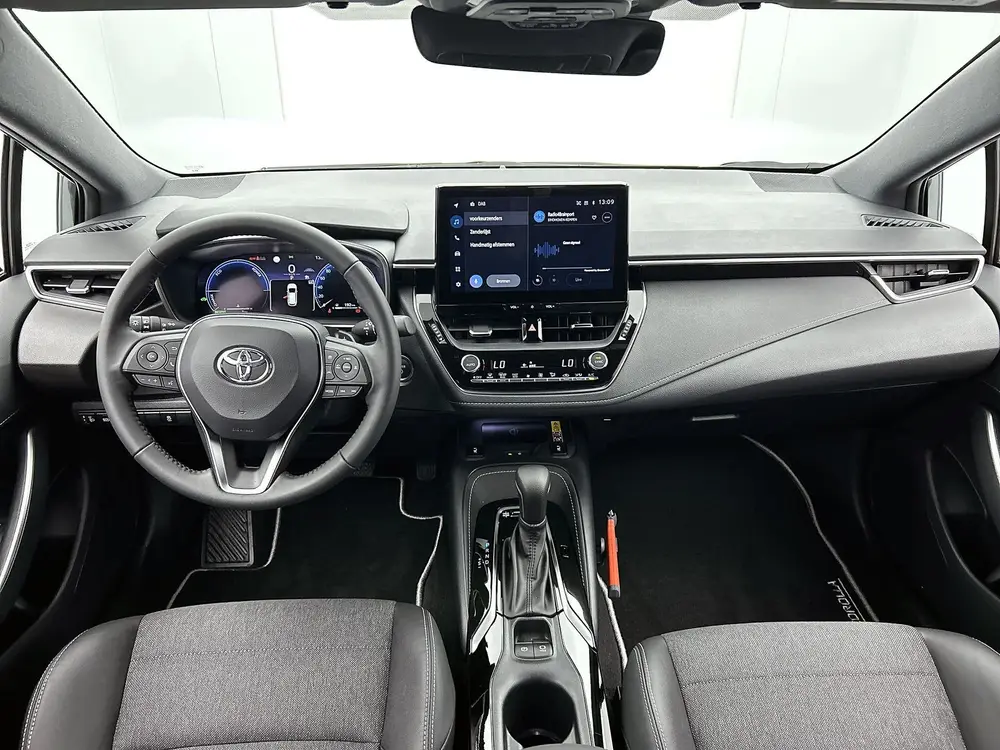 Toyota Corolla Hybrid 200 Dynamic uit 2025, foto 4