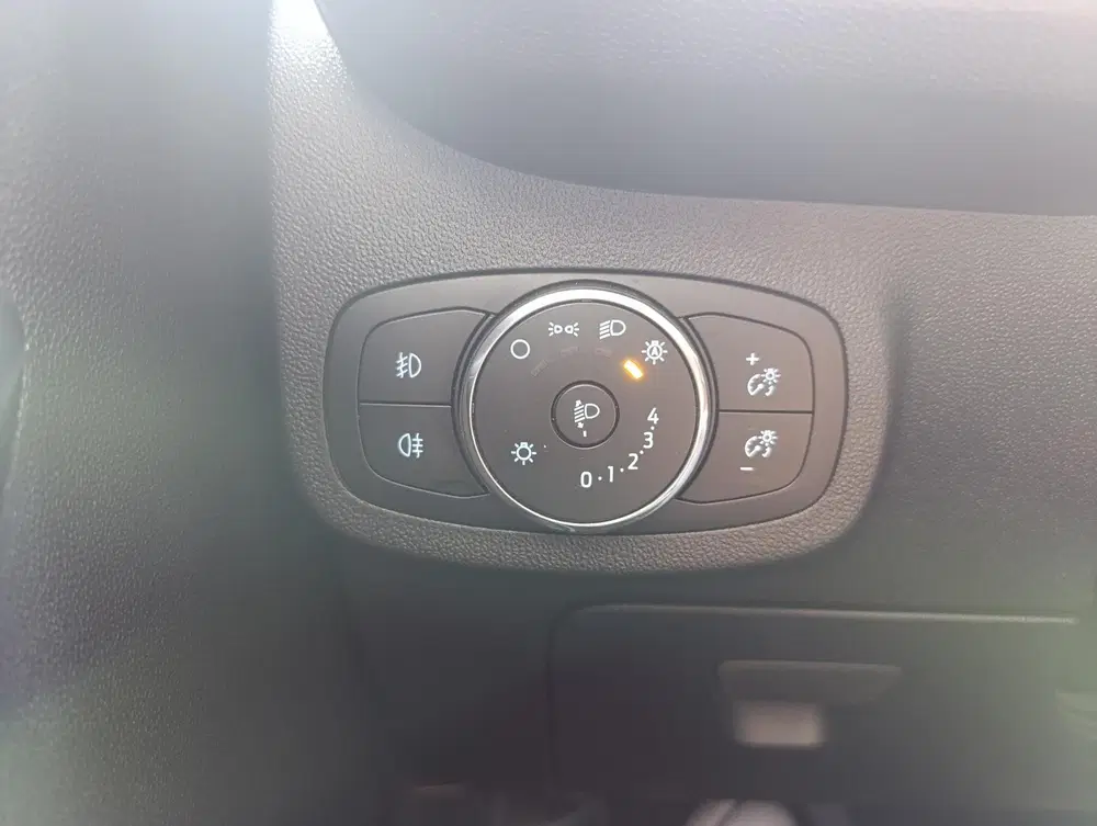 Ford Fiesta 1.0 EcoBoost Hybrid Titanium X uit 2023, foto 17