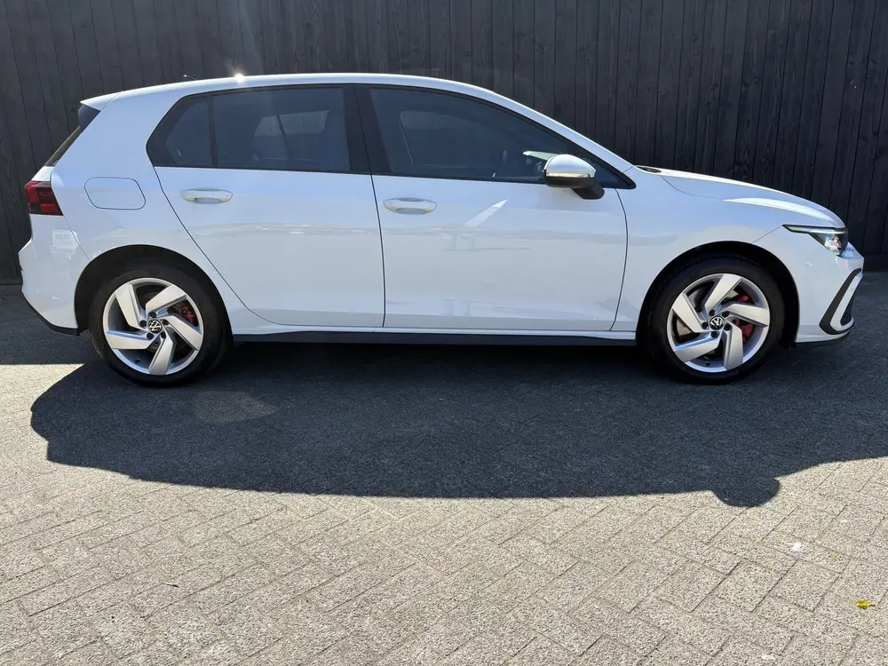 Volkswagen Golf 1.4 eHybrid GTE (bj 2022, automaat) uit 2022, foto 2